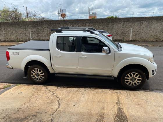 NISSAN FRONTIER 2.5 SL 4X4 CD TURBO ELETRONIC DIESEL 4P AUTOMÁTICO NISSAN FRONTIER 2.5 SL 4X4 CD TURBO ELETRONIC DIESEL 4P AUTOMÁTICO